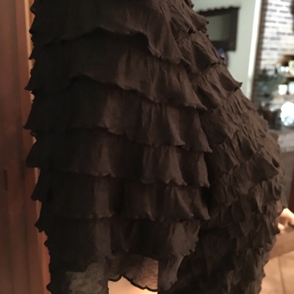 Black ruffle short sleeve blouse